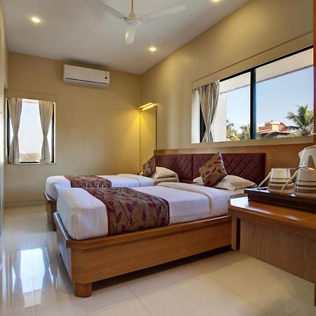 Hotel Prestige Mangalore Bagian luar foto