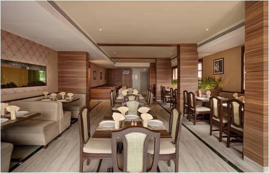 Hotel Prestige Mangalore Bagian luar foto