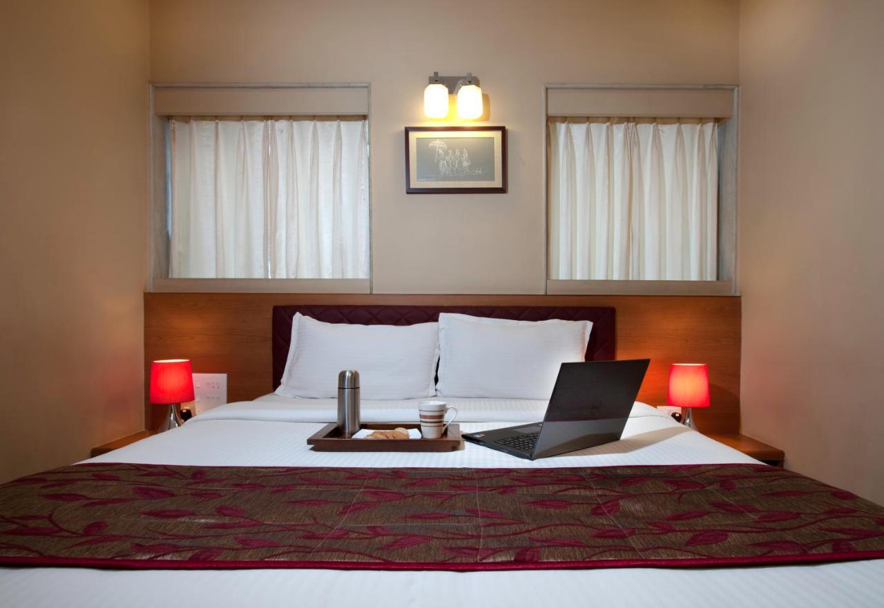 Hotel Prestige Mangalore Bagian luar foto